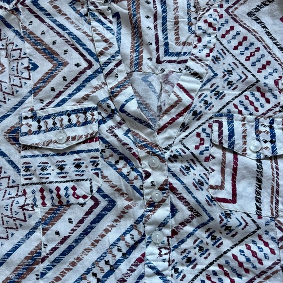 Eden & Olivia Multicolor Geometric Blouse - Picture 3 of 7